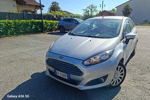 FORD FIESTA  1. 2 5 PORTE TITANIUM