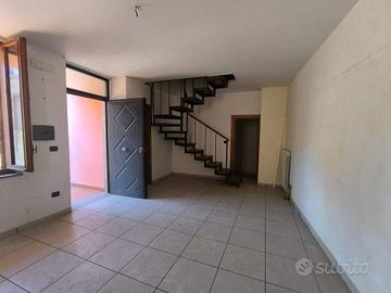 Casa indipendente di 110 m² con 4 locali e box aut