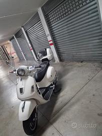 vespa 300gts