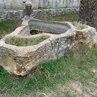 Vasche in pietra con fontana 