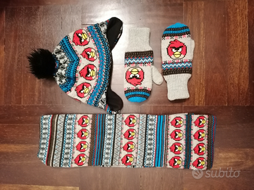 Lotto cappello, sciarpa e guanti