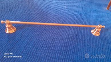 tappeto e appendi asciugamano