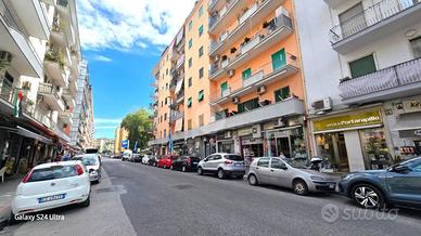 3 LOCALI A NAPOLI