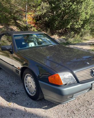 Mercedes SL500 V8 R129 del 1991 targa oro ASI