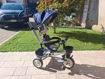 Passeggino triciclo praticamente nuovo