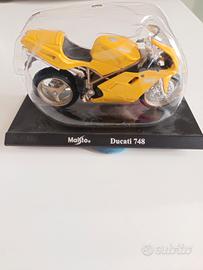 Ducati 748 Maisto