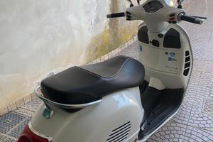 Vespa 300 gts