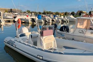 Asso 58 con motore NUOVO Tohatsu MFS 140 mega