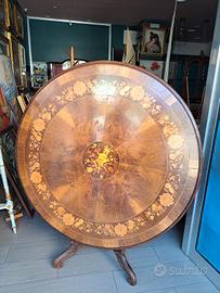 Tavolo rotondo intarsiato 