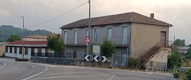 Abitazione più locale commerciale