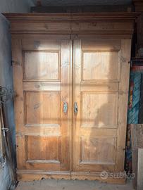 Armadio tirolese del 700 c.a.