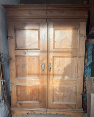 Armadio tirolese del 700 c.a.