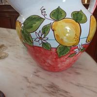 Boccale di ceramica dipinto a mano