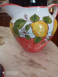 Boccale di ceramica dipinto a mano