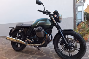 MOTO GUZZI V7 750 – COME NUOVA – SOLO 10.686 KM!