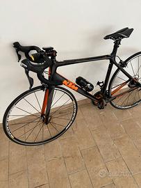 Bici da corsa KTM Revelator Prime in carbonio