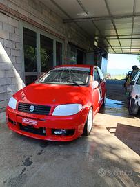 auto da corsa slalom salita