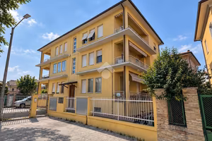 4 LOCALI A SENIGALLIA