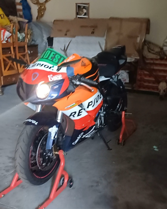 Honda cbr 1000 rr repsol