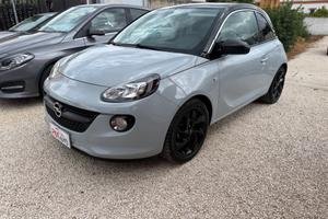 Opel Adam 1.2 70 CV Black Jack
