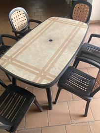 Tavolo per esterno