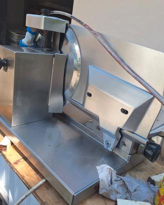 affettatrice italiana macchi professionale 220 vol