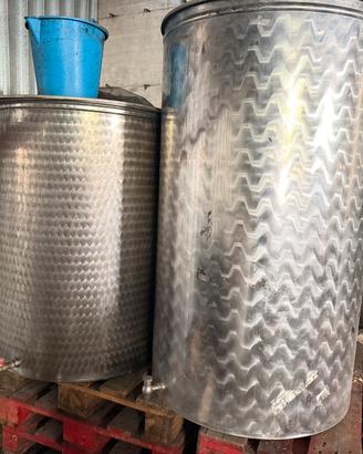 Serbatoio/botte per vino