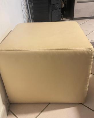 Pouf quadrato in pelle color crema