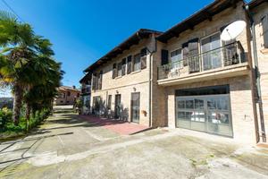 CASA SEMINDIPENDENTE A CASTELLETTO MERLI