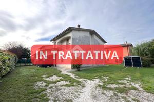 BIFAMILIARE A ACQUANEGRA SUL CHIESE