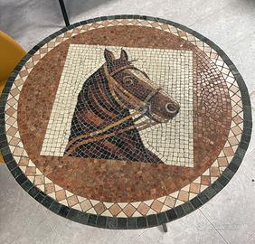Tavolo in mosaico