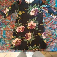 vestito estivo motivo floreale