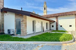 VILLA A SCHIERA A CASTELLEONE