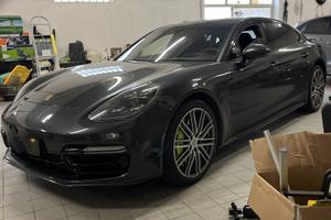 Panamera Turbo s Hybrid Executive