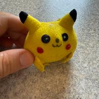 Pokémon vintage Pikachu vibrante che cammina