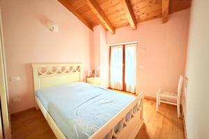 VILLA A SCHIERA A ALDENO