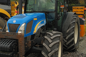 New holland T4050