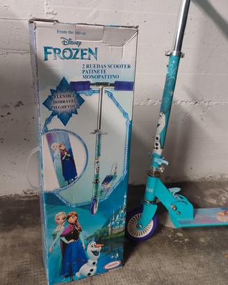Monopattino + Casco di Frozen