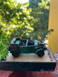 Modellino dipinto a mano di un Kubelwagen tedesco