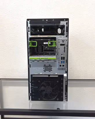 PC SERVER FUJITSU XEON ssd 256gb + hdd 2000GB W11