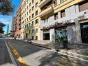 viale-eritrea-locale-commerciale-con-due-vetrine