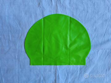 Cuffia Nuoto in silicone colore verde