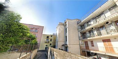 4 LOCALI A TORRE ANNUNZIATA