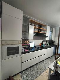 Cucina in buone condizioni a 1.000 trattabili