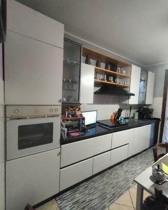Cucina in buone condizioni a 1.000 trattabili