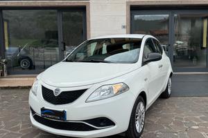 Lancia Ypsilon 1.2 69 CV 5 porte Silver