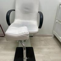 Poltrona podologica in buone condozioni.