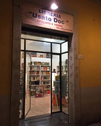 libri, in particolare romanzi d'autore  pago
