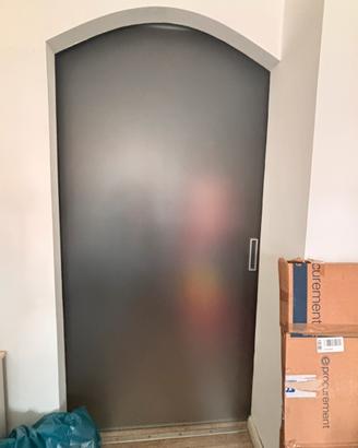 Porta scorrevole in vetro