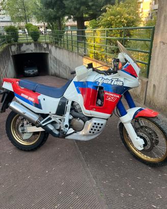 Honda africa twin 750